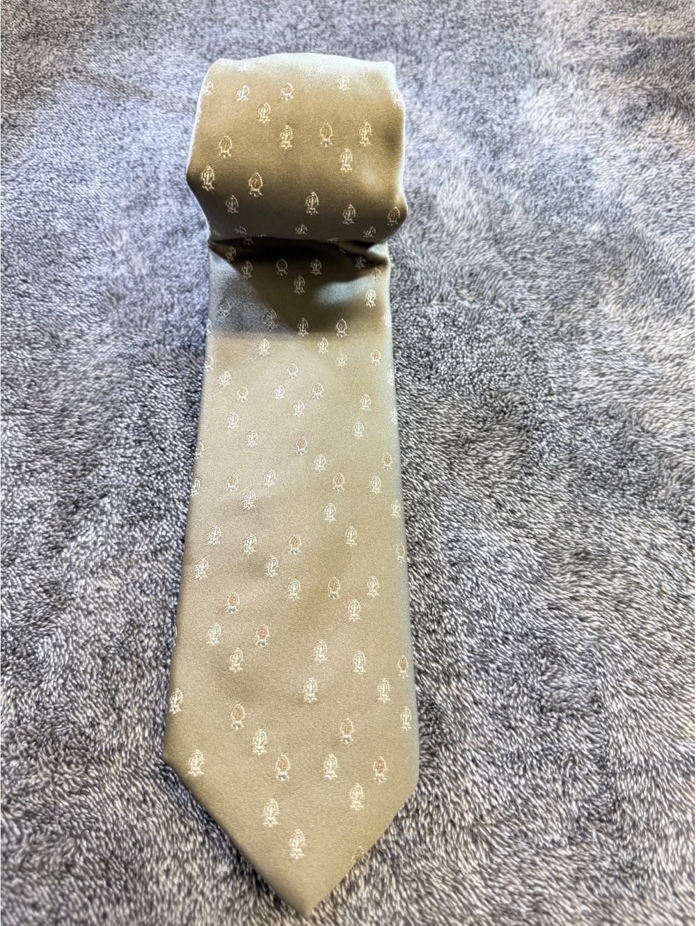 Etienne Caron Men's Silk Tie in Olive Green with Subtle Pattern